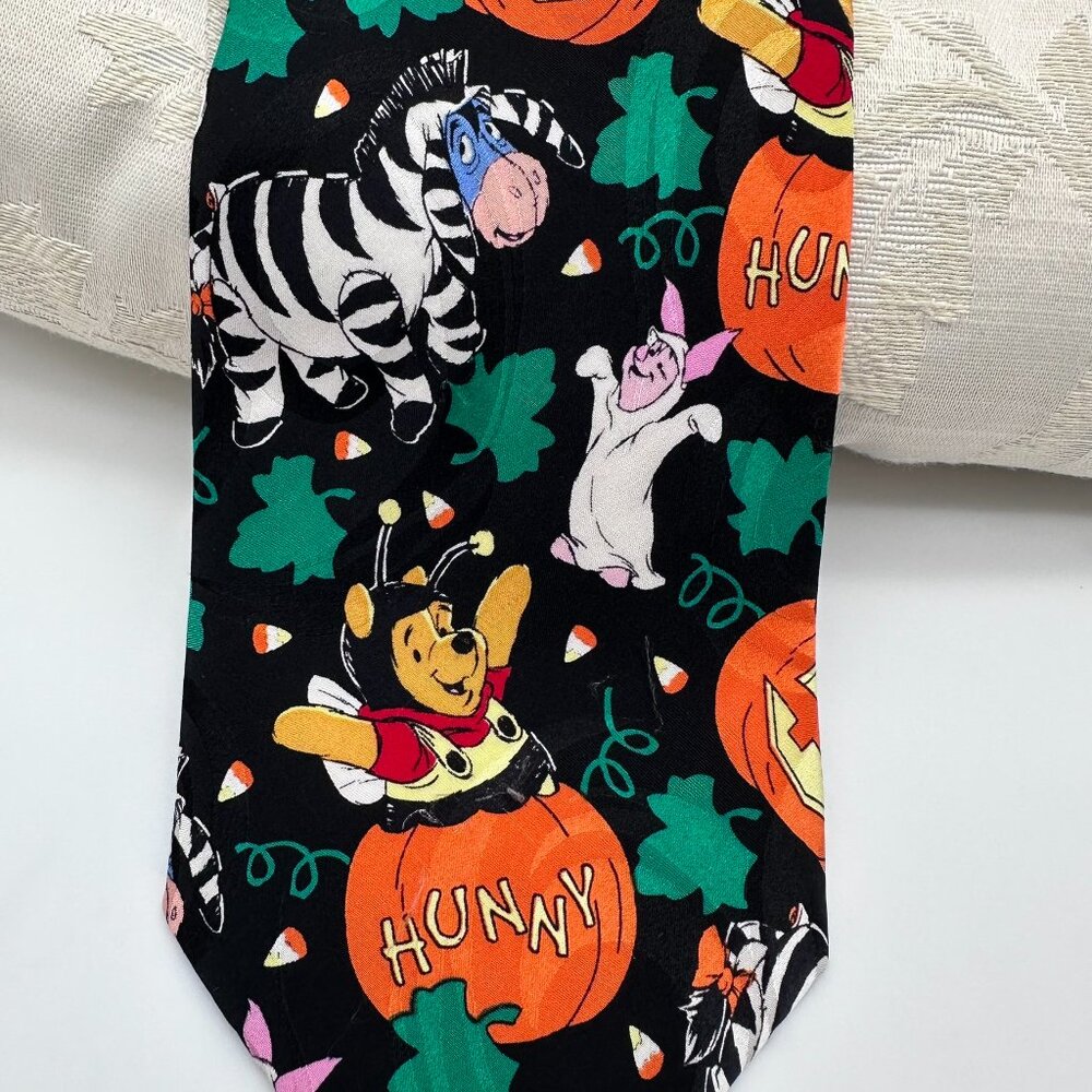 Vintage Disney Halloween Theme Winnie the Pooh Eeyore Piglet Tigger Silk Tie - Picture 5 of 9